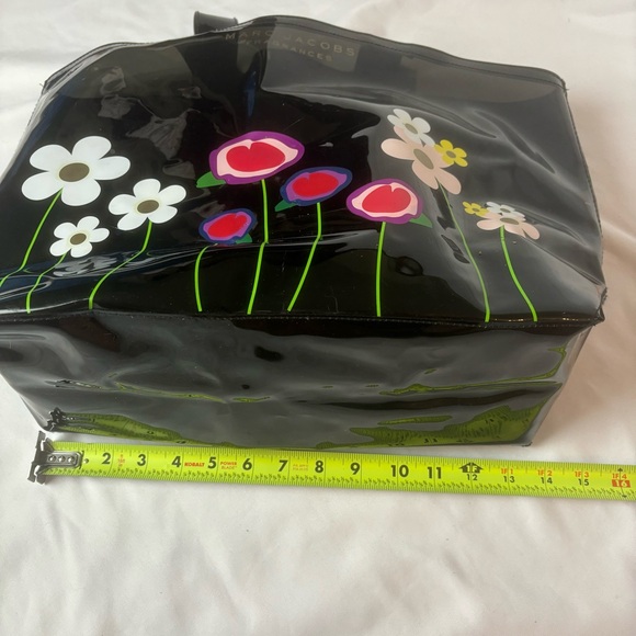 Marc Jacobs Fragrances Black Glossy PVC Multicolored Floral Tote Flower Garden - Picture 6 of 9